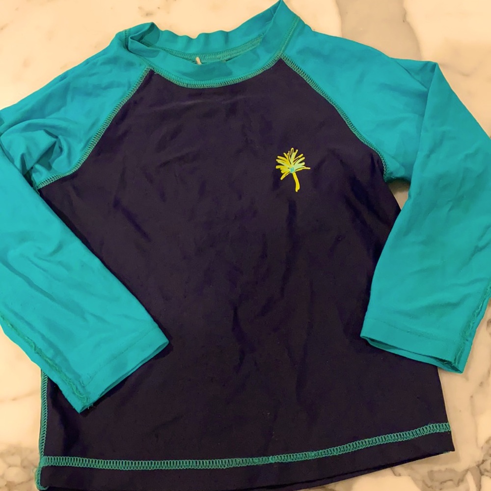 EGG by susan lazar rash guard size 2 years